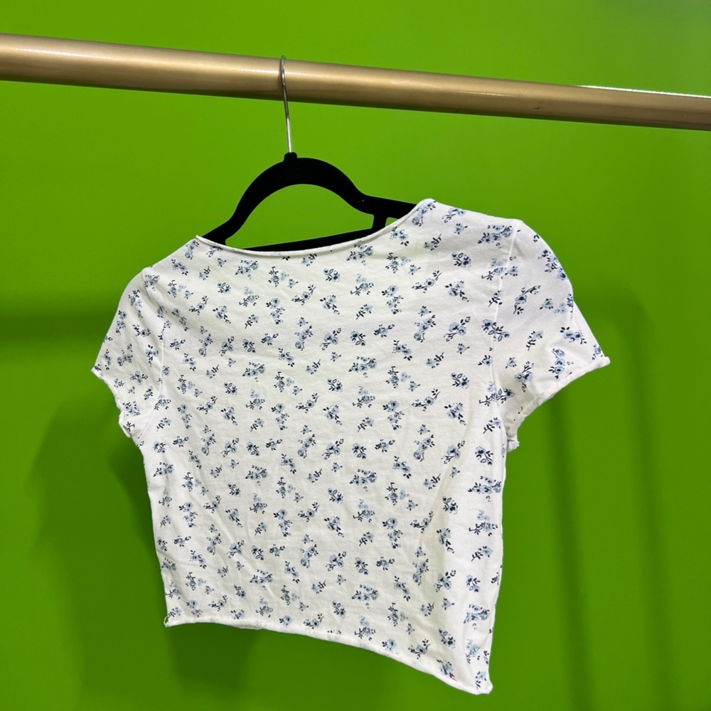 Crop Top - Picture 2 of 3